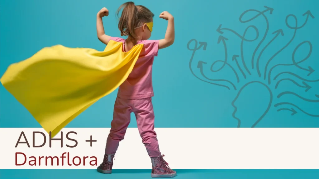 Kind mit Superheldenumhang