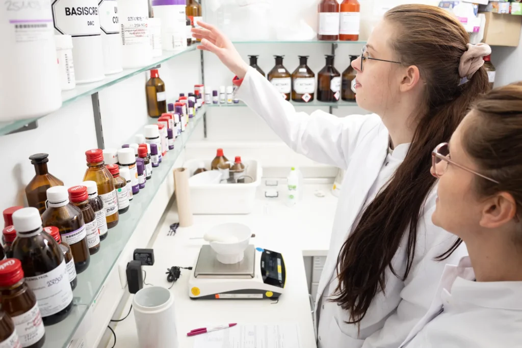 Rezepturherstellung in der Sempt Apotheke Erding